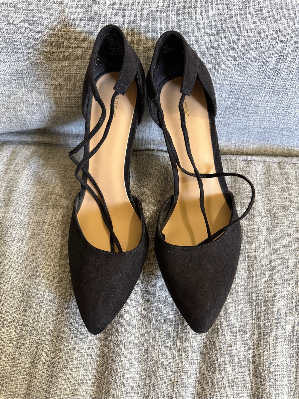 Apt. 9 Black Pointed Toe Lace-Up Heels